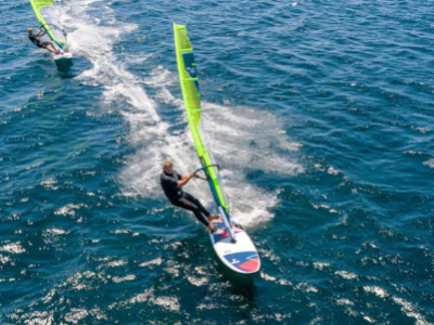 Windsurf : Explorez les Plaisirs de ce Sport Nautique