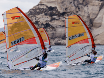 Découvrez l’Histoire des Planches à Voile Bic