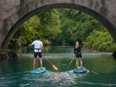 Paddle Rivière: L'Exploration des Eaux Douces avec un Paddle Gonflable